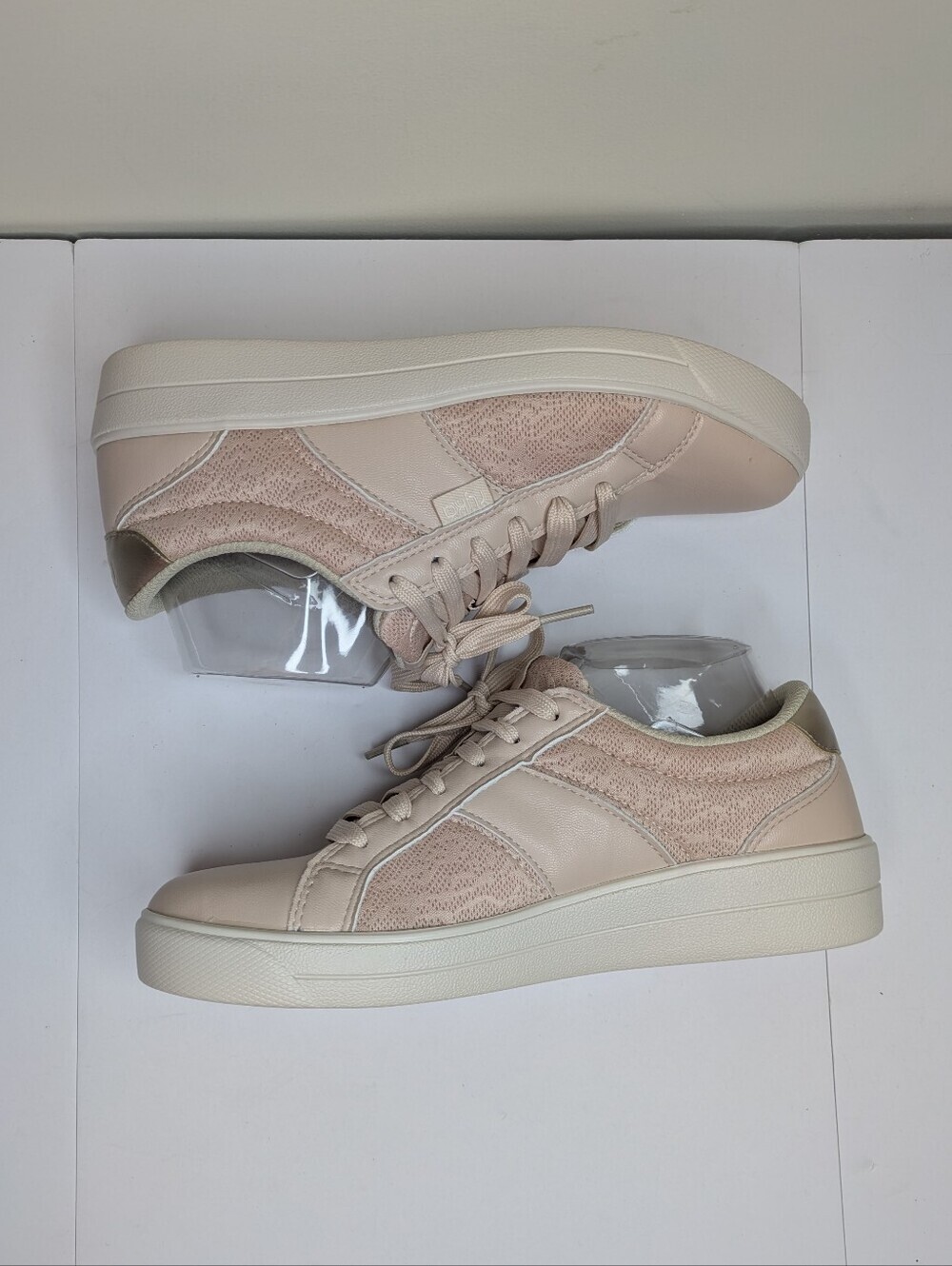 Ryka Viv Classic Blush Sneaker 7.5 Wide - Picture 3 of 8